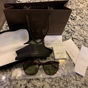 100% authentic Gucci sunglasses! BRAND NEW!